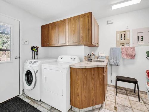 6394 Barnhartvale Road, Kamloops, BC - Indoor Photo Showing Laundry Room