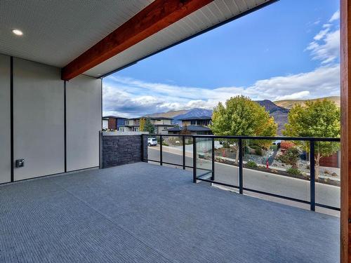 240 Holloway Drive, Kamloops, BC - Outdoor With Exterior