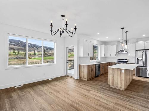 240 Holloway Drive, Kamloops, BC - Indoor Photo Showing Kitchen With Upgraded Kitchen