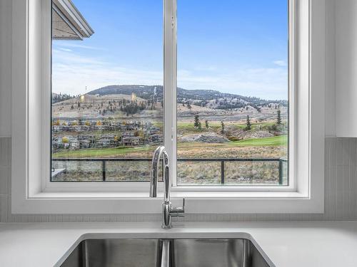 240 Holloway Drive, Kamloops, BC - Indoor Photo Showing Kitchen With Double Sink