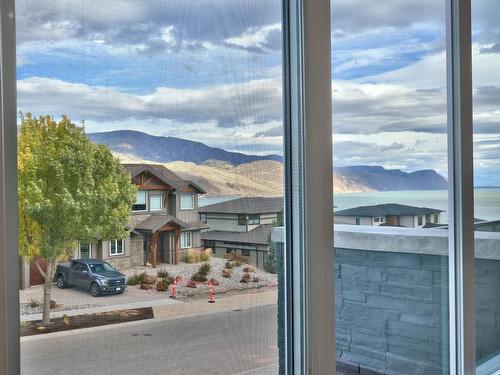 240 Holloway Drive, Kamloops, BC - Indoor Photo Showing Other Room