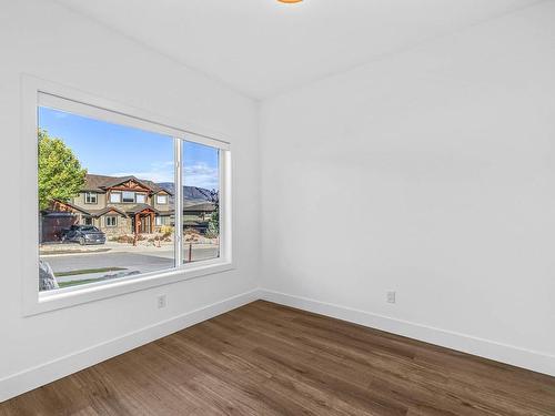 240 Holloway Drive, Kamloops, BC - Indoor Photo Showing Other Room