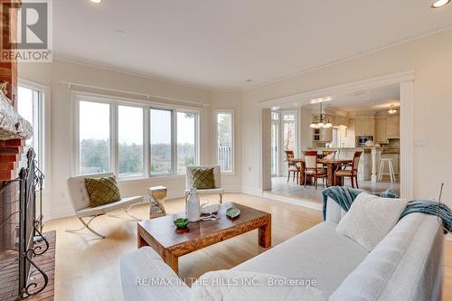 15316 Mount Wolfe Road, Caledon, ON - Indoor Photo Showing Living Room