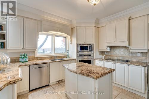 15316 Mount Wolfe Road, Caledon, ON - Indoor Photo Showing Kitchen With Double Sink