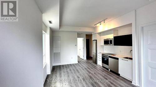 513 - 25 Neighbourhood Lane, Toronto, ON - Indoor Photo Showing Kitchen