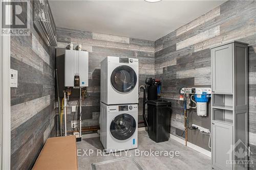 35 Elgin Street N, Athens, ON - Indoor Photo Showing Laundry Room