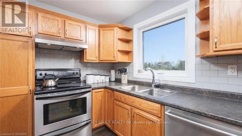 116 Patterson Parkway, Georgian Bluffs, ON - Indoor Photo Showing Kitchen With Double Sink