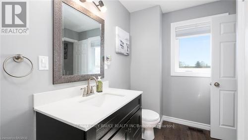 116 Patterson Parkway, Georgian Bluffs, ON - Indoor Photo Showing Bathroom