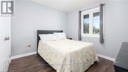 116 Patterson Parkway, Georgian Bluffs, ON - Indoor Photo Showing Bedroom