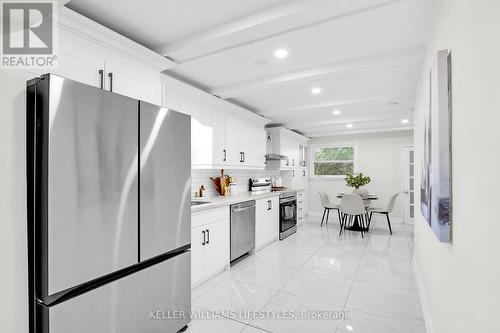 100 Lincoln Place, London, ON - Indoor Photo Showing Kitchen