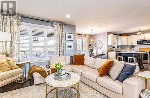 49 - 70 Tanoak Drive, London, ON - Indoor Photo Showing Living Room