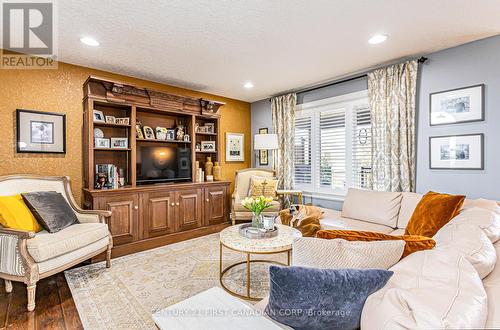 49 - 70 Tanoak Drive, London, ON - Indoor Photo Showing Living Room