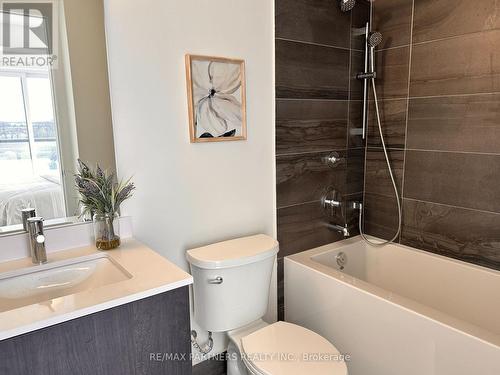 311 - 6 Steckley House Lane, Richmond Hill, ON - Indoor Photo Showing Bathroom