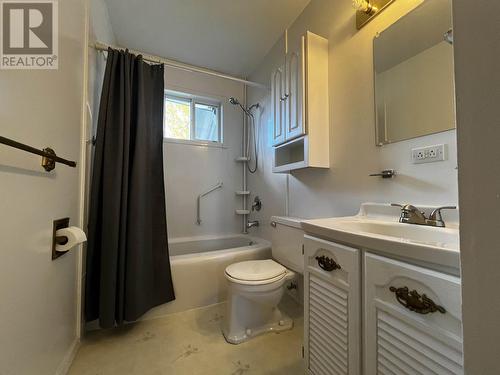 350 Chilako Crescent, Fraser Lake, BC - Indoor Photo Showing Bathroom