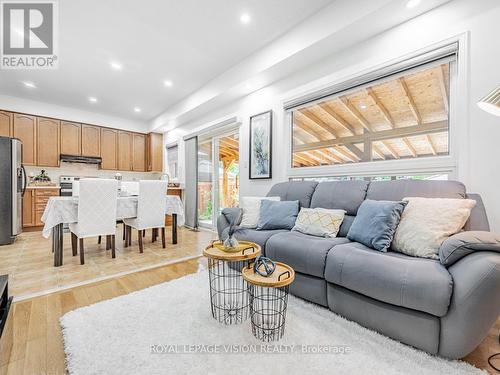 7 Rockrose Drive, Brampton, ON - Indoor Photo Showing Living Room