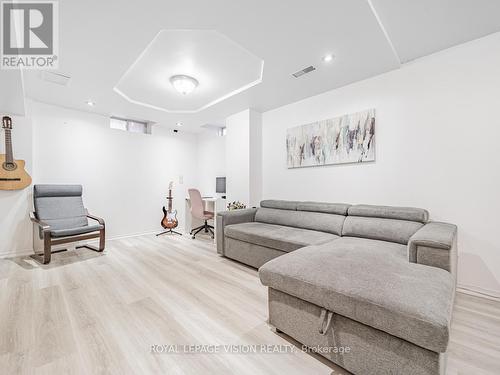 7 Rockrose Drive, Brampton, ON - Indoor Photo Showing Living Room