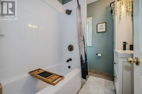 450 Herkimer Street, Hamilton, ON - Indoor Photo Showing Bathroom