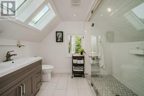 450 Herkimer Street, Hamilton, ON - Indoor Photo Showing Bathroom