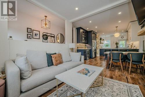 450 Herkimer Street, Hamilton, ON - Indoor Photo Showing Living Room