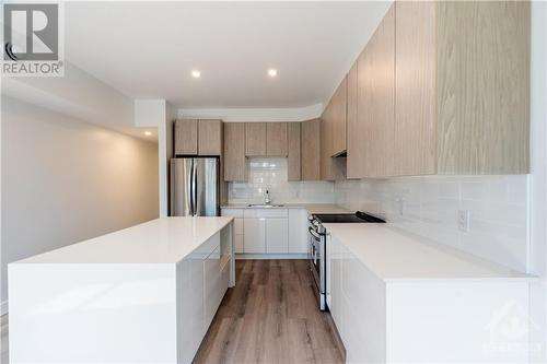 288 Duncairn Avenue Unit#3, Ottawa, ON - Indoor Photo Showing Kitchen With Stainless Steel Kitchen With Upgraded Kitchen