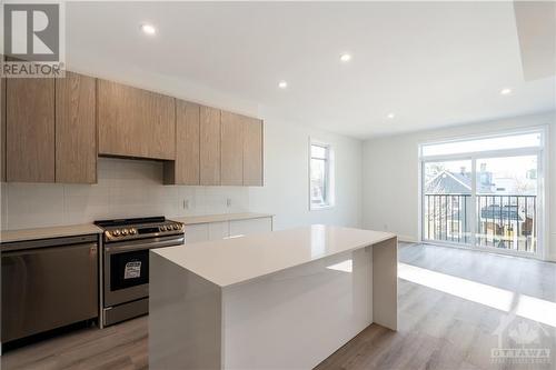 288 Duncairn Avenue Unit#3, Ottawa, ON - Indoor Photo Showing Kitchen