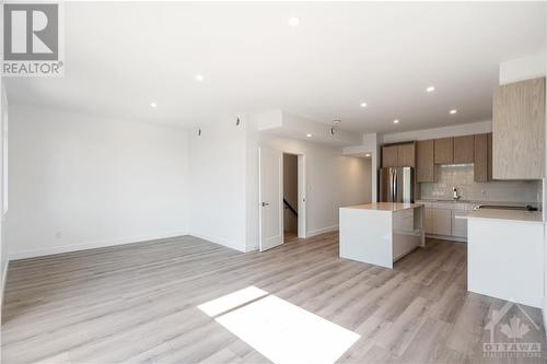 288 Duncairn Avenue Unit#3, Ottawa, ON - Indoor Photo Showing Kitchen