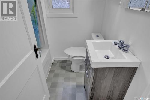 2136 Wallace Street, Regina, SK - Indoor Photo Showing Bathroom