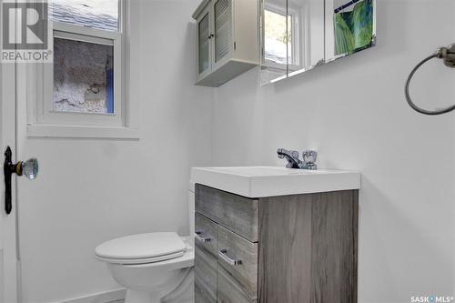 2136 Wallace Street, Regina, SK - Indoor Photo Showing Bathroom