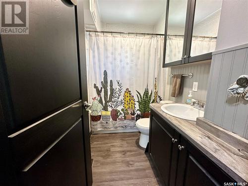 1512 106Th Street, North Battleford, SK - Indoor Photo Showing Bathroom