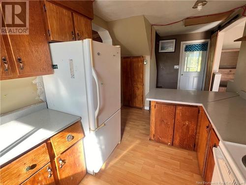 94 Rue Du Ruisseau, Pointe-Verte, NB - Indoor Photo Showing Kitchen