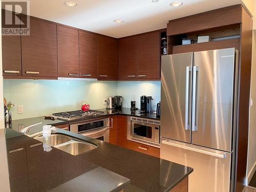 904 1925 Alberni Street, Vancouver, BC - Indoor Photo Showing Kitchen With Stainless Steel Kitchen With Double Sink With Upgraded Kitchen