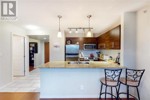 507 814 Royal Avenue, New Westminster, BC - Indoor Photo Showing Kitchen With Double Sink