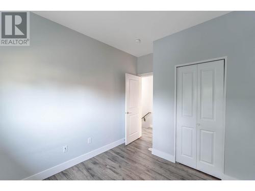 1056 Martin Avenue Unit# 2, Kelowna, BC - Indoor Photo Showing Other Room