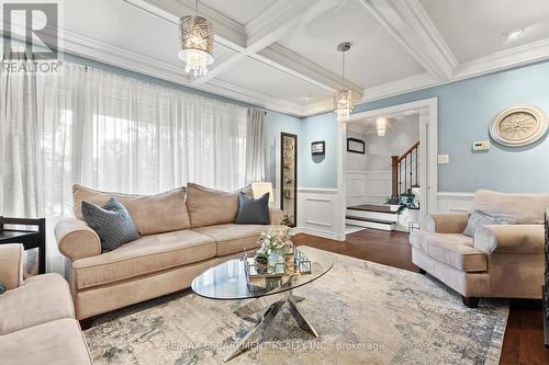 164 Ellwood Drive E, Caledon, ON - Indoor Photo Showing Living Room