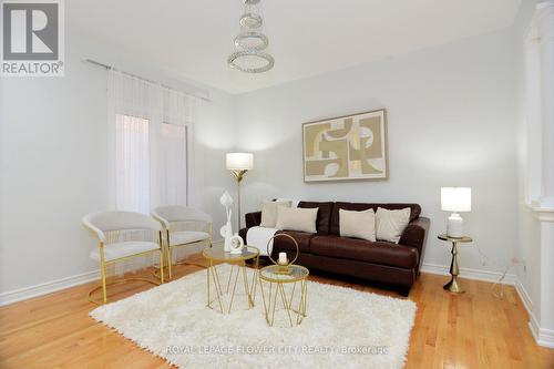 11 Lyndbrook Crescent, Brampton, ON - Indoor Photo Showing Living Room