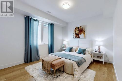 1037 Edgeleigh Avenue, Mississauga, ON - Indoor Photo Showing Bedroom