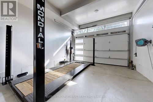 1037 Edgeleigh Avenue, Mississauga, ON - Indoor Photo Showing Garage