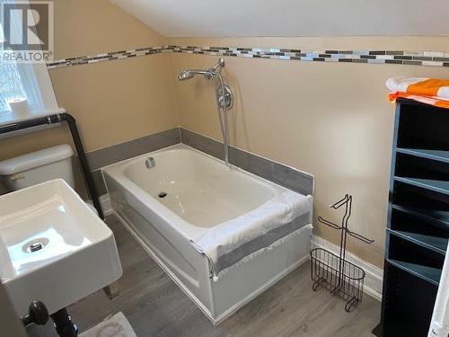 329 Frood, Sudbury, ON - Indoor Photo Showing Bathroom