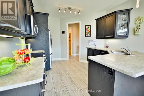 72 Carolina Crescent, St. Thomas, ON - Indoor Photo Showing Kitchen With Double Sink