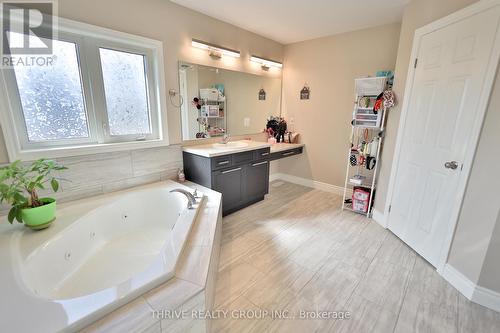 72 Carolina Crescent, St. Thomas, ON - Indoor Photo Showing Bathroom