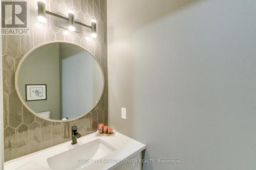 1056 Trailsway Avenue, London, ON - Indoor Photo Showing Bathroom