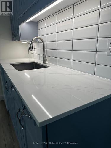 451 South Street, London, ON - Indoor Photo Showing Kitchen