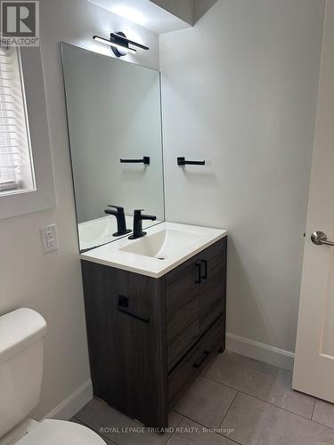 451 South Street, London, ON - Indoor Photo Showing Bathroom