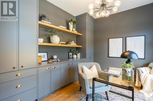 22679 Troops Road, Strathroy-Caradoc (Mount Brydges), ON - Indoor Photo Showing Dining Room