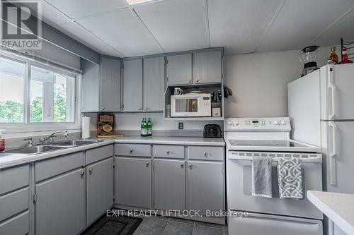 783 Fife'S Bay Marina Lane, Smith-Ennismore-Lakefield, ON - Indoor Photo Showing Kitchen With Double Sink