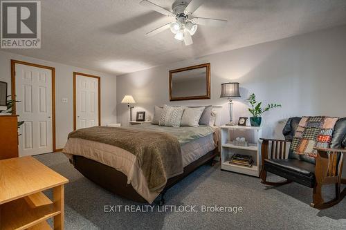 783 Fife'S Bay Marina Lane, Smith-Ennismore-Lakefield, ON - Indoor Photo Showing Bedroom