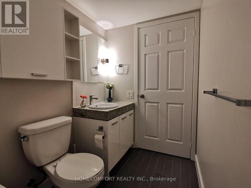 915 - 15 Singer Court, Toronto, ON - Indoor Photo Showing Bathroom