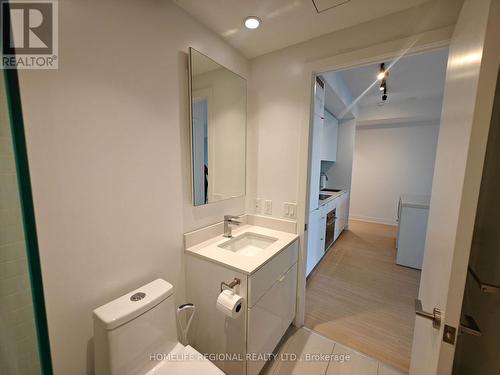 3112 - 7 Grenville Street, Toronto, ON - Indoor Photo Showing Bathroom