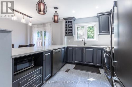 18 - 6157 Kingston Road, Toronto, ON - Indoor Photo Showing Kitchen With Upgraded Kitchen