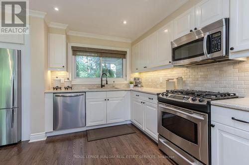 766 Shadeland Avenue, Burlington, ON - Indoor Photo Showing Kitchen With Upgraded Kitchen